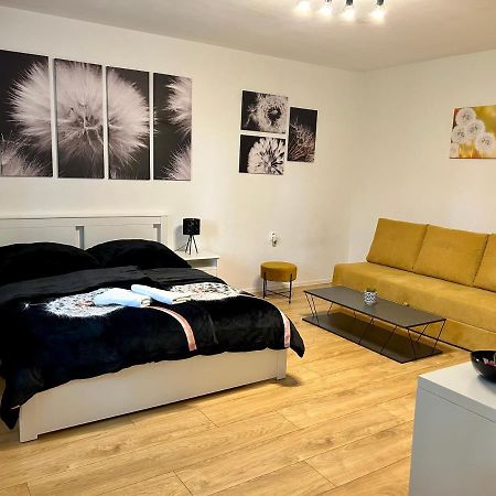 Studio Apartment Dandelion Pressburg Exterior foto